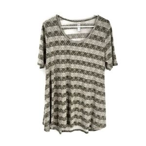 Lularoe tee sz large
